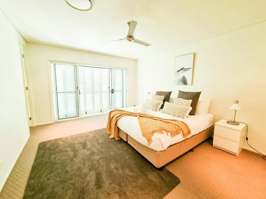 Vila Stylish Surfers Paradise Haven 4Br4B Stunning Pool 2 Gold Coast