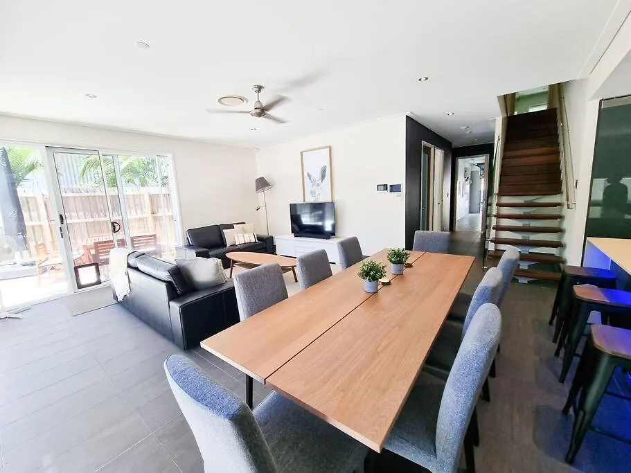 Vila Stylish Surfers Paradise Haven 4Br4B Stunning Pool 2 Gold Coast