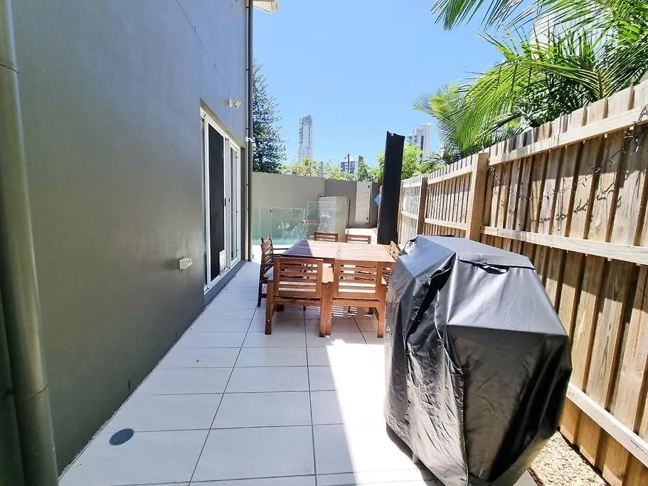 Stylish Surfers Paradise Haven 4Br4B Stunning Pool 2 Gold Coast 0*,