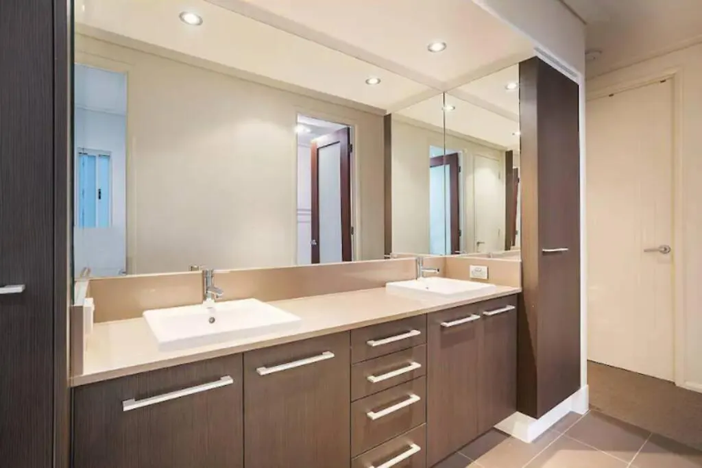 Vila Stylish Surfers Paradise Haven 4Br4B Stunning Pool 2 Gold Coast